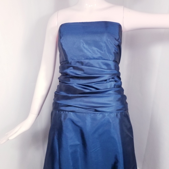 Strapless Evening Gown with a Tie Bow - Picture 2 of 14